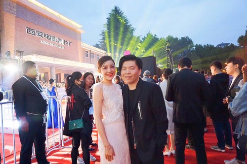 青年歌唱家喻越越与著名音乐人常石磊国际合影-2.jpg